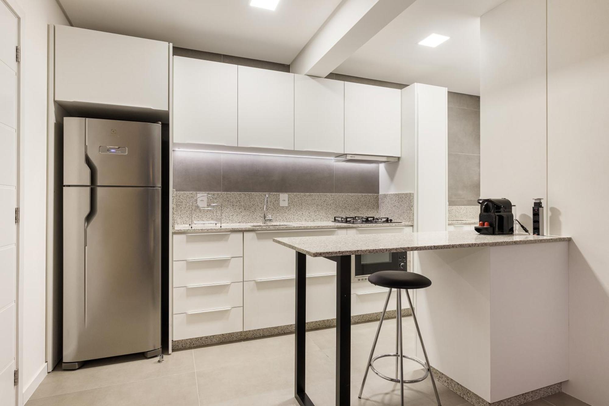 Apartamento Ap Localização Central, Prédio C Piscina, Lavanderia