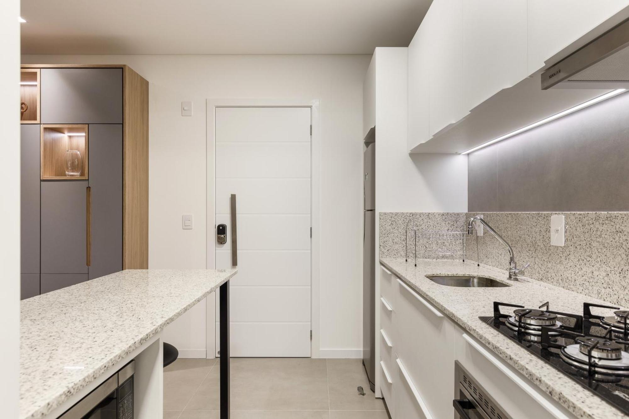 Apartamento Ap Localização Central, Prédio C Piscina, Lavanderia